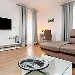 Aria And Apartmant Fuga 4* Ρόβινι