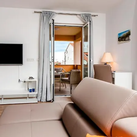 Guest house Aria And Apartmant Fuga 4*