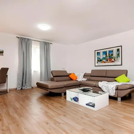Guest house Aria And Apartmant Fuga 4*