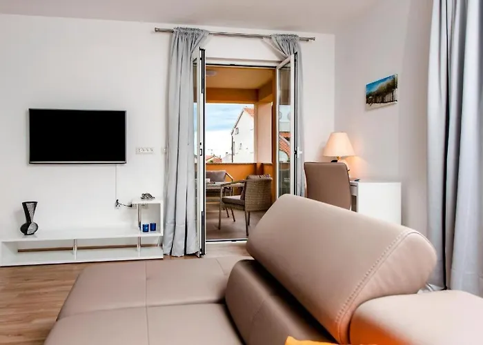 בית הארחה Aria And Apartmant Fuga 4*