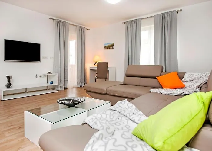 Aria And Apartmant Fuga בית הארחה 4*