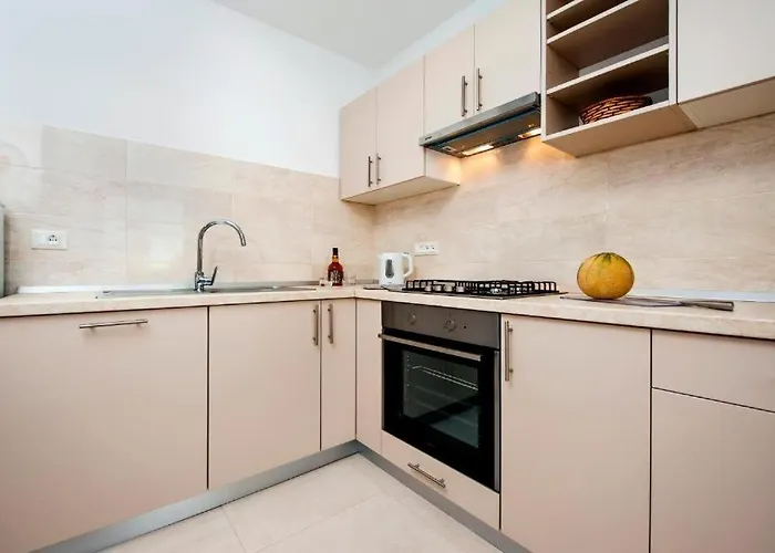 Aria And Apartmant Fuga בית הארחה רוביני