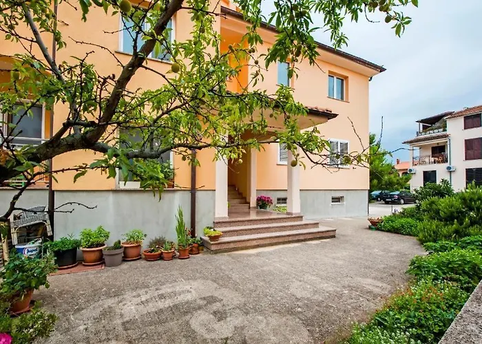 בית הארחה Aria And Apartmant Fuga