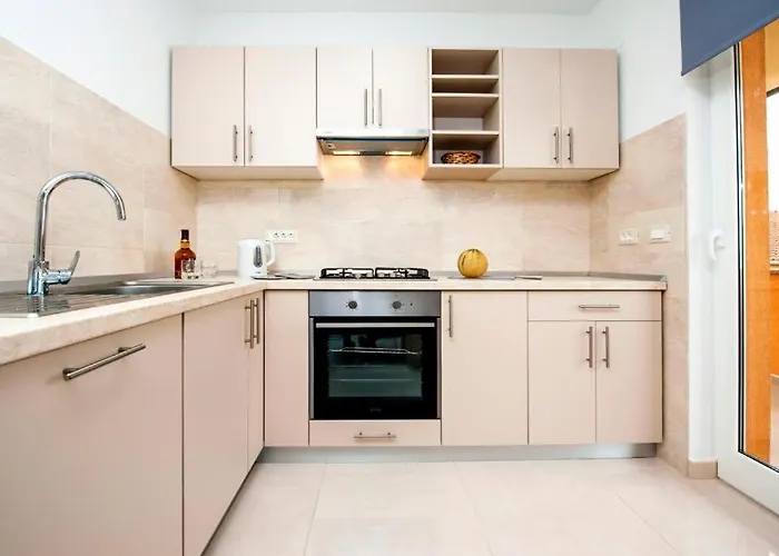 Aria And Apartmant Fuga בית הארחה רוביני